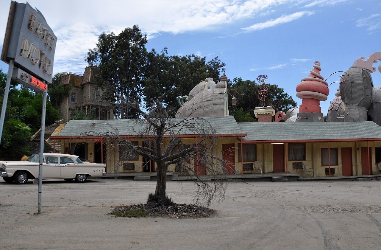 Psycho Hid Its Monster in Plain Sight — Then Made You Watch the Wrong Door